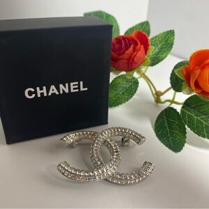 ✨CHANEL Brooch✨